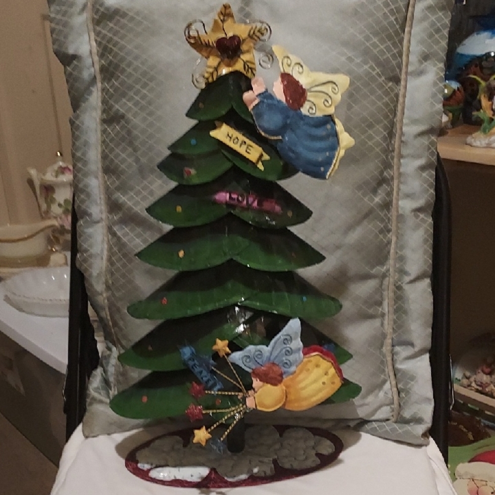Metal Christmas Tree 18 1/2"